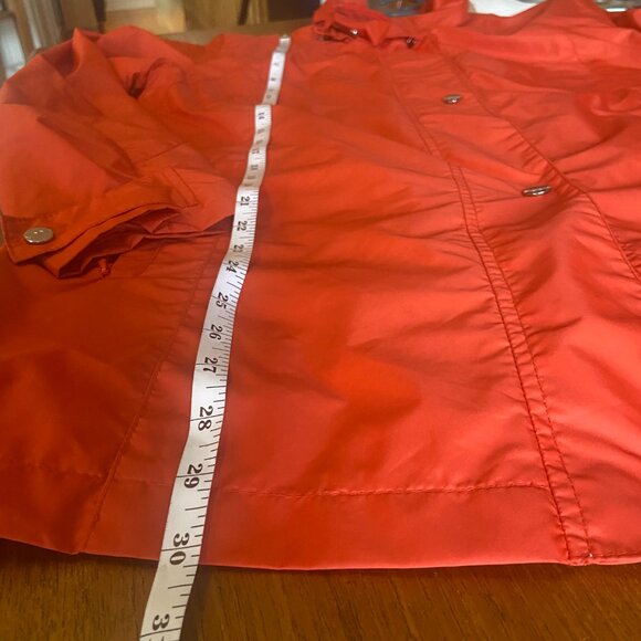 Vintage windbreaker rain jacket - size sm-med - Canadian - mid length, travel - Picture 13 of 16